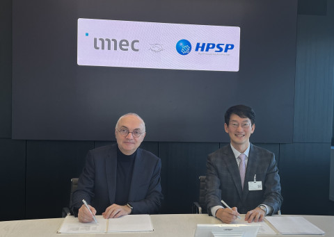 HPSP와 imec은 1월 10일 벨기에 루벤 imec 본사에서 고압어닐링공정(HPA) 및 고압산화공정(HPO)에 대한 연구개발을 강화하는 공동연구개발 프로젝트(Joint Development Project) 협약을 체결했다. 왼쪽부터 뤽 반 덴 호브(LUC VAN DEN HOVE) imec 사장 겸 대표(President & CEO), 김용운 HPSP 대표이사